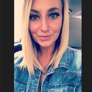 Meet your Posher, Whitney